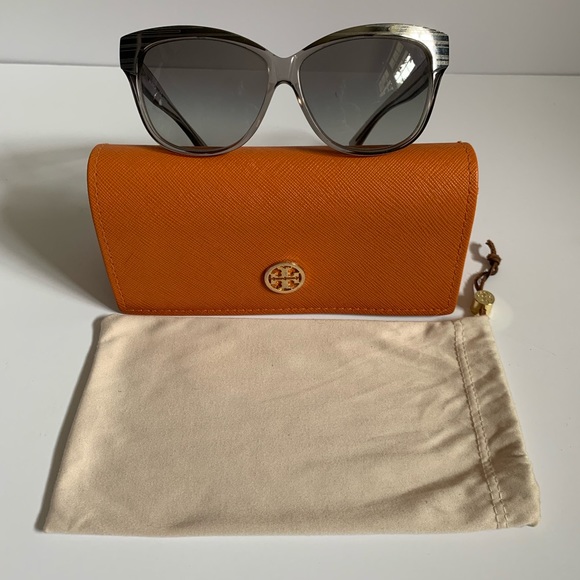 ‼️SOLD‼️ Tory Burch Retro Cat Eye Grey Sunglasses - Picture 8 of 8